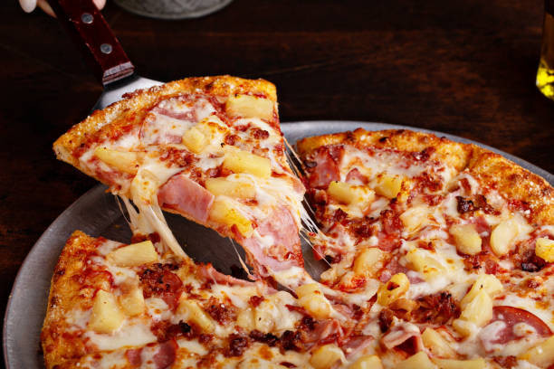 Ilustrasi Isi Meaty Pizza Hut, Foto: Unsplash/VeselovaElena.