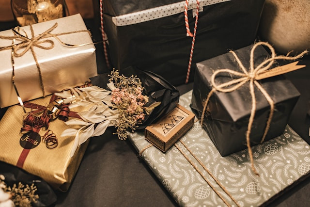 Perbedaan Hantaran dan Seserahan. Foto hanya ilustrasi. Sumber foto: Unsplash/Nina