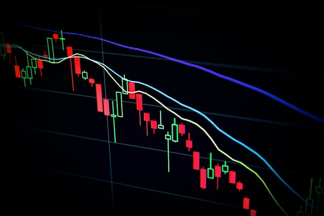 Apa Itu Rebound dalam Saham? Foto Hanya Ilustrasi. Sumber Foto: Unsplash.com/Maxim Hopman
