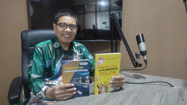 Ketua Program Studi (Prodi) Ilmu Komunikasi Fakultas Ilmu Sosial dan Ilmu Politik (FISP) Universitas Muhammadiyah (Unismuh) Makassar Dr Syukri S.Sos, M.Si