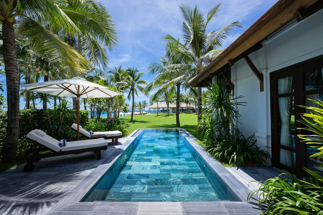 Villa di Tasikmalaya yang Ada Kolam Renang, Foto Hanya Ilustrasi, Bukan Gambar Sebenarnya, Sumber Foto: Unsplash/The Anam