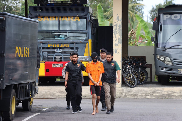Pemuda berinisial GAS (24) asal Girimulyo, Kulon Progo, jadi pengedar uang palsu. Foto: Dok. Polres Kulon Progo