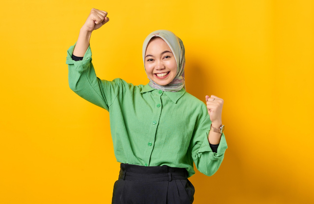 Ilustrasi ide dresscode halal bihalal kantor. Sumber foto: Pixabay/ sewuparistudio