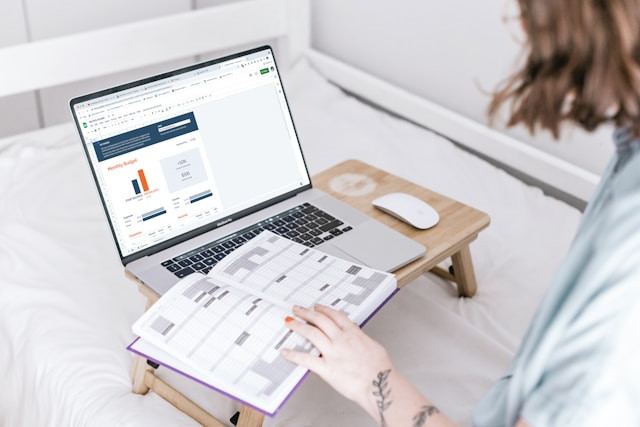 Ilustrasi Asisten Virtual. Foto: dok. Unsplash/Sincerely Media