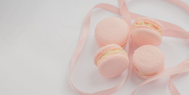 Snack Warna Pink (Foto hanya ilustrasi) Sumber: unsplash/ Diana Polekhina