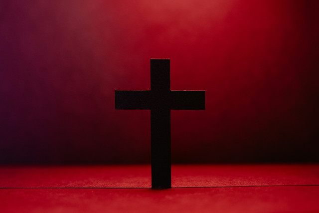 Ilustrasi Sinopsis The King of Kings, Sumber Unsplash Kelly Sikkema