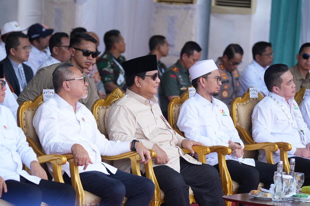 Menko Bidang Pangan Zulkifli Hasan bersama Presiden Prabowo di acara peluncuran Gerakan Indonesia Menanam di Kabupaten Banyuasin, Sumatera Selatan, Selasa (23/4/2025). Foto: Dok. Istimewa