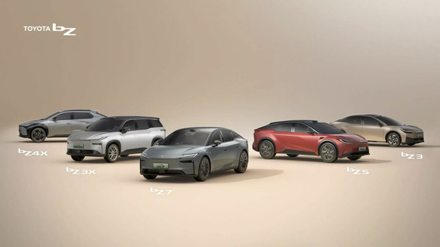 Deretan Toyota bZ (Beyond Zero) yang dipamerkan di Shanghai Auto Show 2025. Foto: Dok. Toyota