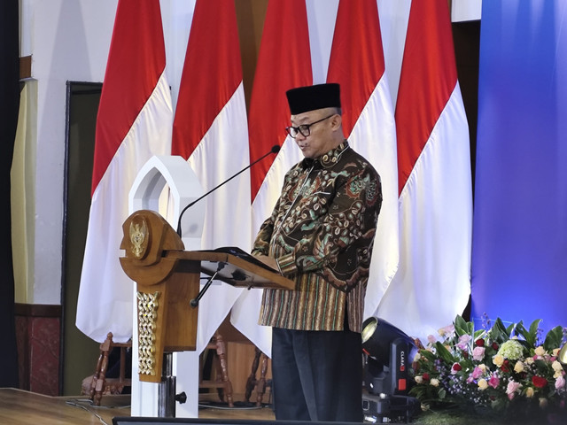 Menteri Pendidikan Dasar dan Menengah Abdul Mu'ti memberikan sambutan dalam konsolidasi nasional pendidikan dasar dan menengah Tahun 2025, di Pusdiklat Kemendikbud, Depok, Jawa Barat, Selasa (29/4/2025). Foto: Alya Zahra/kumparan 