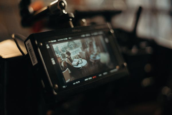 Ilustrasi Film Terbaik Wes Anderson, Foto: Pexels/cottonbro studio
