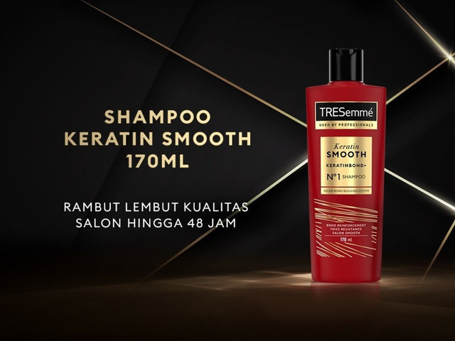 Perbedaan Shampo Tresemme Merah dan Hitam. Foto adalah TRESemme merah. Sumber: tokopedia