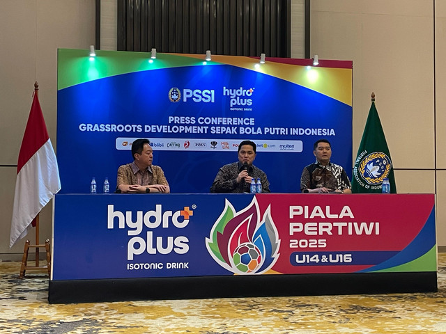 PSSI bersama Djarum Foundation menggelar acara konferensi pers bertajuk: "Grasrrots Development Sepak Bola Putri Indonesia" di Menara Danareksa, Jakarta Pusat, Selasa (29/4). Foto: Antika Fahira/kumparanBOLANITA