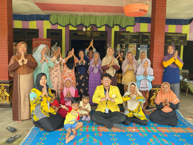 (Potret Lansia di Dusun Ngepringan, Desa Duren, Kecamatan Tengaran, Kabupaten Semarang)