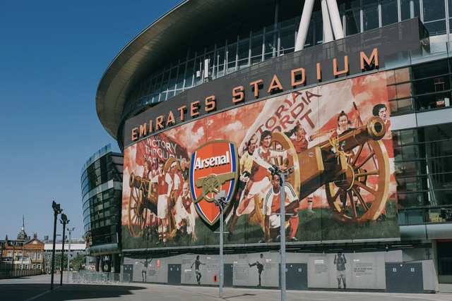 Apakah Arsenal Lolos Final Liga Champions 2025? Foto adalah Emirates Stadium. Sumber: Unsplash/HuyPhan