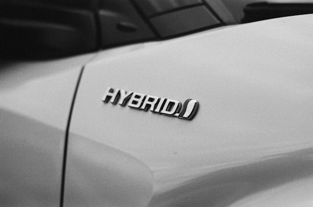 Ilustrasi Sistem Hybrid. Foto: dok. Unsplash/Markus Spiske