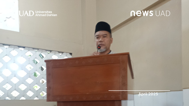 Khutbah Jumat oleh Prof. Zahrul Mufrodi di Masjid Kampus 5 Universitas Ahmad Dahlan (UAD) (Dok. Faiq)