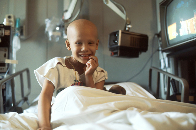 Ilustrasi anak yang menderita leukemia. Foto: Unsplash