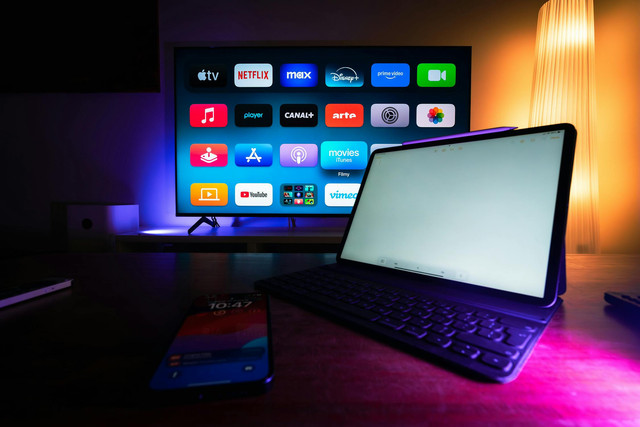Ilustrasi rekomendasi film Apple TV dengan rating tertinggi. Foto: Pexels.com/Jakub Zerdzicki