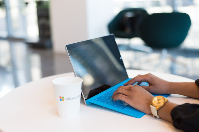 Ilustrasi. Materi tentang Microsoft Word. Sumber: Pexels / Christina Morillo
