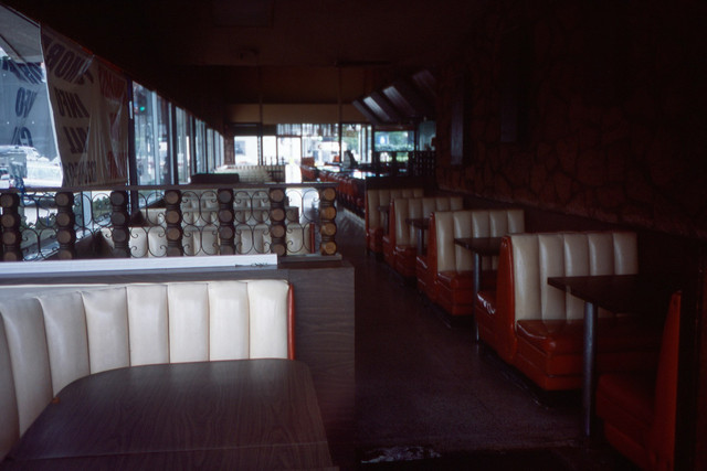 Concordia Lounge Tempat Apa. Foto hanya ilustrasi, bukan tempat sebenarnya. Sumber: unsplash.com/Randy Laybourne.