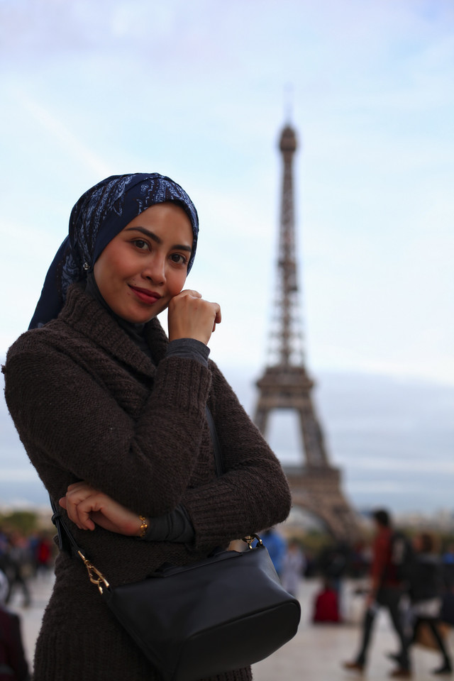 Ilustrasi turis Muslim di Paris. Foto: Azraf Saip/Shutterstock