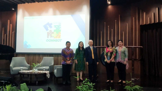 HOSPITOUR 2025 hadir sebagai wadah inspiratif yang digagas oleh Fakultas Hospitality dan Pariwisata (FHospar) Universitas Pelita Harapan (UPH), menghadirkan rangkaian kompetisi dan seminar berskala nasional yang terbuka bagi para pegiat pariwisata di Indonesia. Mengambil tema “CONNECT – Creating Opportunities for Nurturing Tourism through Engagement of Community and Technology,” kegiatan ini berlangsung pada 14-16 April 2025.