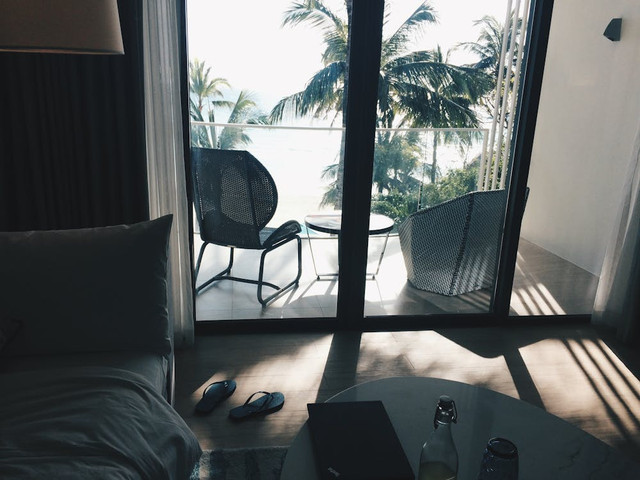 Penginapan di Ujung Genteng. Foto hanya sebagai ilustrasi saja, bukan tempat sebenarnya. Sumber: Pexels/Rov Camato.