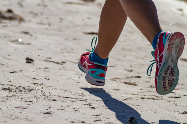 Ilustrasi rekomendasi sepatu lari pria murah berkualitas. Sumber: dulcey lima/unsplash