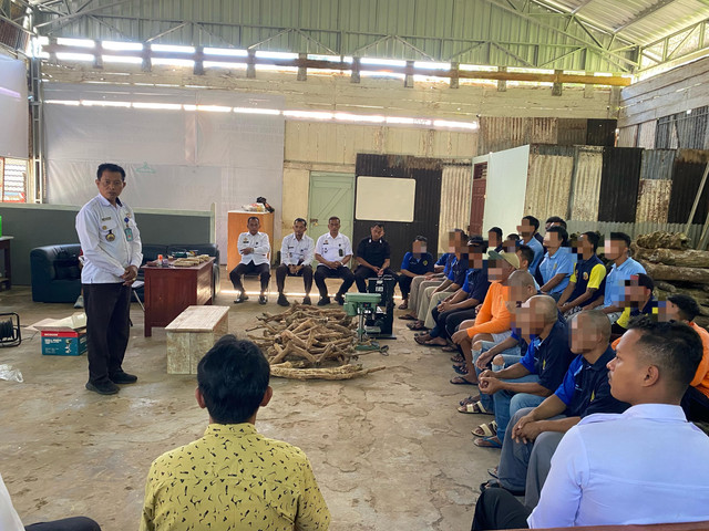 WBP Ikuti Pelatihan Handicraft Kayu Kopi, Kalapas Tekankan Aspek Pembinaan (1)