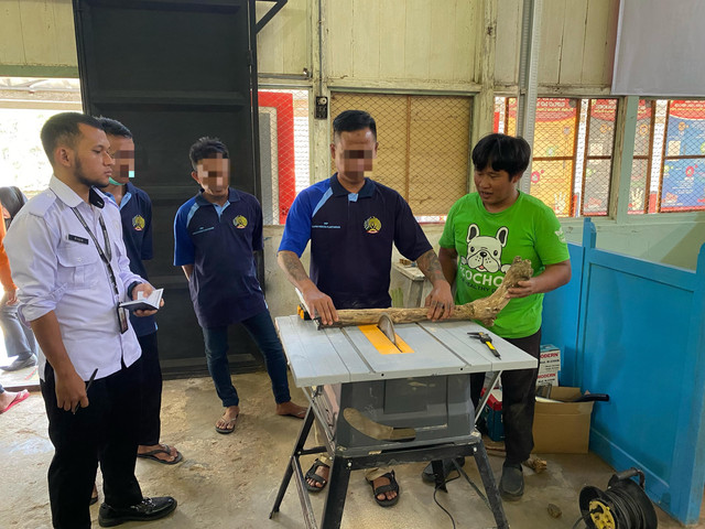 WBP Ikuti Pelatihan Handicraft Kayu Kopi, Kalapas Tekankan Aspek Pembinaan (2)