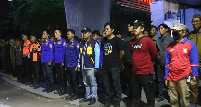 Suasana apel malam yang diikuti petugas gabungan/instagram: kominfopalembang.