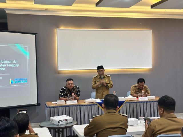 Wabup Mempawah memberikan sambutan dalam kegiatan Rakor Pengembangan dan Pembinaan Kota/Kabupaten Tanggap Ancaman Narkoba (KOTAN). Foto: Dok. Istimewa
