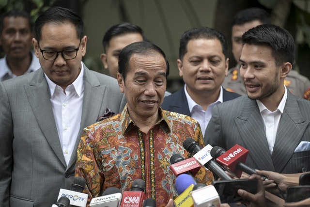Jokowi, di Polda Metro Jaya, Rabu (30/4/2025). Foto: Fauzan/ANTARA FOTO