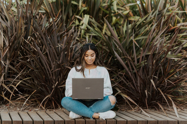 Pekerjaan yang Cocok untuk Mahasiswa Part Time. Foto hanya ilustrasi, bukan tempat sebenarnya. Foto: dok. Unsplash/Windows