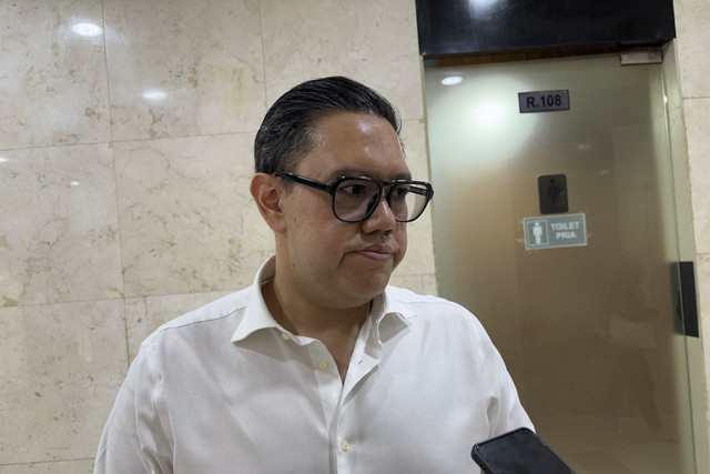 Wakil Ketua Komisi I DPR RI, Dave Akbarshah Fikarno di kompleks Parlemen, Senayan, Jakarta Pusat, Rabu (30/4/2025). Foto: Abid Raihan/kumparan