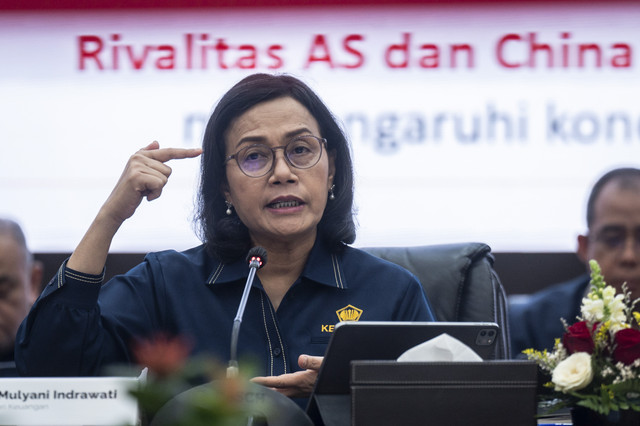 Menteri Keuangan Sri Mulyani Indrawati memberikan pemaparan pada konferensi pers APBN KiTa di Kantor Kementerian Keuangan, Jakarta, Rabu (30/4/2025). Foto: Bayu Pratama S/ANTARA FOTO