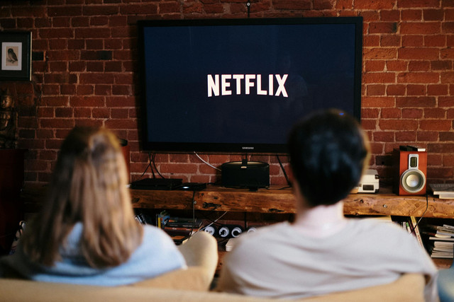 Ilustrasi Series Netflix tayang Mei 2025. Foto: Pexels.com/cottonbro studio