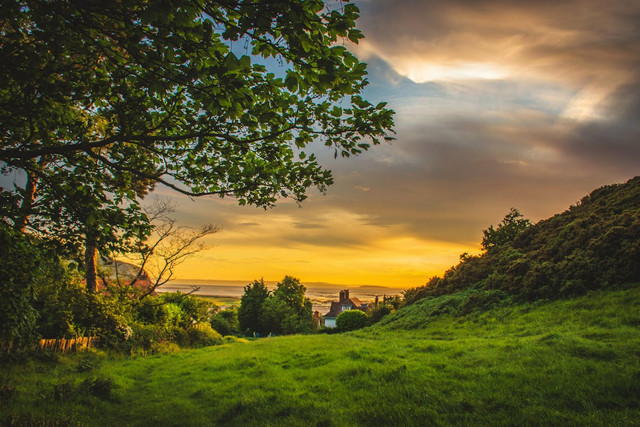 Bukit Puteran. Foto hanya ilustrasi, bukan tempat sebenarnya. Sumber: Pexels/Lisa from Pexels