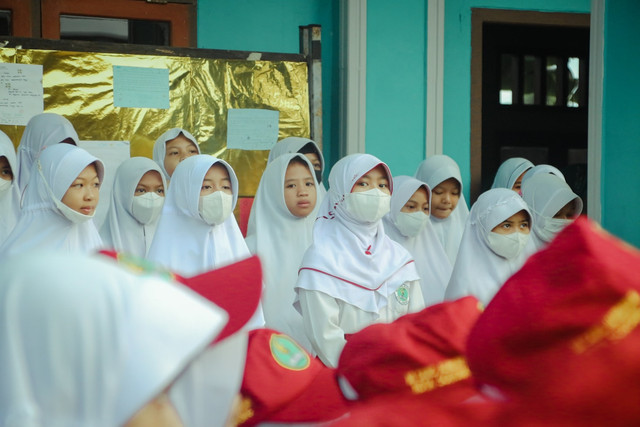 Ilustrasi 77 Ucapan Hari Pendidikan Nasional 2025 yang Penuh Motivasi. Foto: Unsplash/Syahrul Alamsyah Wahid.