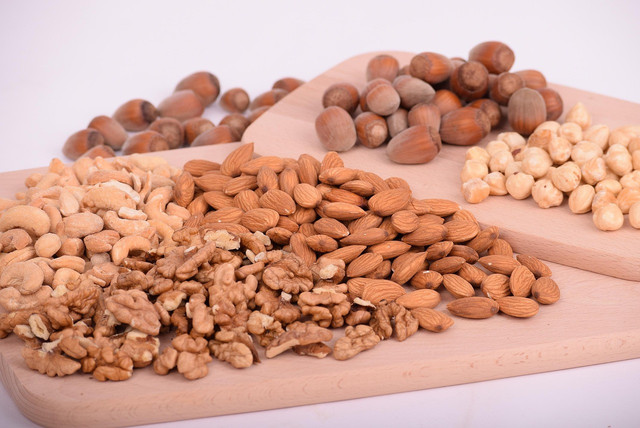 Ilustrasi cara merebus kacang hijau agar cepat empuk, Foto: Pixabay/ExplorerBob