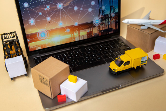 Ilustrasi Supply Chain | sumber : freepik.com