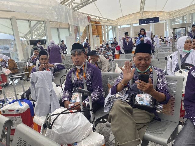 Jemaah haji kloter I tiba di Madinah. Foto: Dok. Media Center Haji