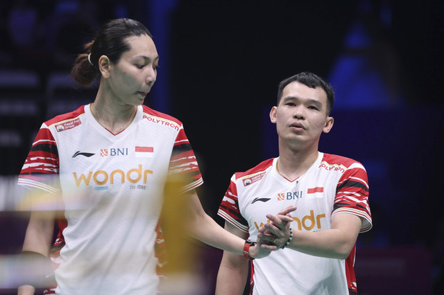 Rinov Rivaldy/Gloria Emanuelle Widjaja saat bertanding di Piala Sudirman 2025 yang digelar di Xiamen, China. Foto: Dok. PBSI