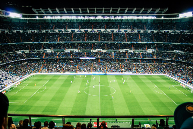Ilustrasi susunan pemain MalutUnited vs Persib. Sumber: Unsplash/Vienna Reyes