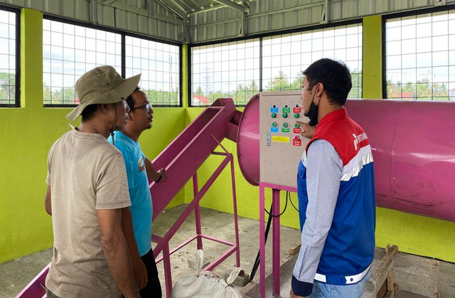 Inovasi keberlanjutan Desa Energi Berdikari Pertamina di Desa Mernek, Kabupaten Cilacap, berhasil mendorong ketahanan pangan, sekaligus menaikkan ekonomi masyarakat dan mengurangi emisi karbon. Foto: Dok. Pertamina