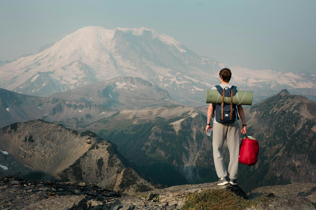 Ilustrasi rekomendasi film pendakian gunung. Foto: Pexels.com/Dziana Hasanbekava