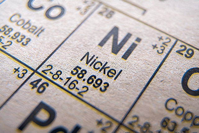 Ilustrasi Sumber Daya Mineral Nikel. Foto: Erman Gunes/Shutterstock