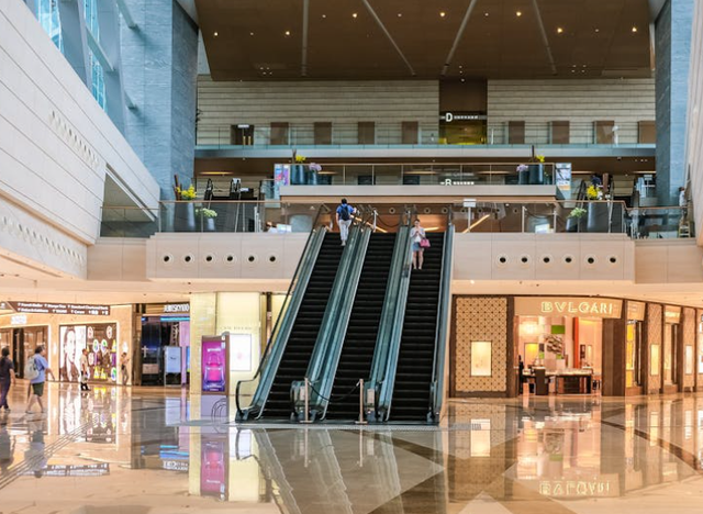 mall di sukabumi. Foto Hanya Ilustrasi Bukan Tempat Sebenarnya. Sumber Foto: Pexels/Magda Ehlers