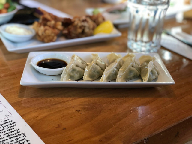 Ilustrasi Cara Menggoreng Gyoza dengan Praktis di Rumah, Unsplash/Aidan Tottori
