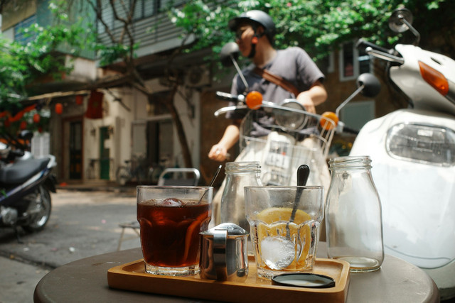 Cafe di Leles Garut, foto hanya ilustrasi, bukan tempat sebenarnya: Unsplash/Nguyen Huong